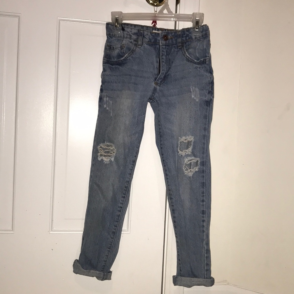 Forever 21 girls mom jeans.